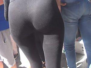 Elliptical ass cheeks with amazing gap Picture 7