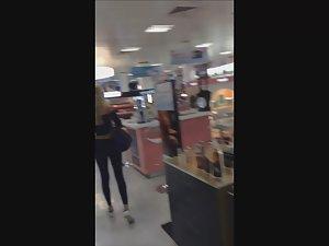 Epic blonde tugs her leggings up Picture 2