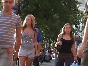 Sexy vixen smoking a cigarette Picture 7