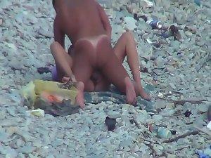 Hard fucking caught on a filthy beach Picture 3
