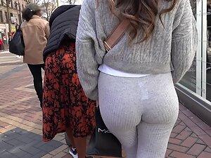 Blatantly staring at hot bubble butt in leggings Picture 1