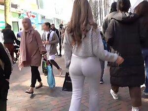 Blatantly staring at hot bubble butt in leggings Picture 4