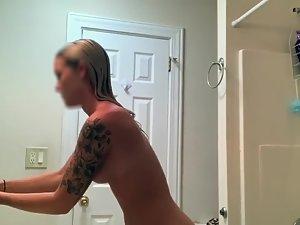 Spying on tattooed babe in and out of shower Picture 5