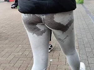 Wet ass in tight grey leggings