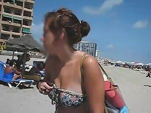 Following her to the beach Picture 6