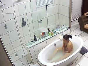 Hidden camera caught naked girl in luxury bathroom Picture 4