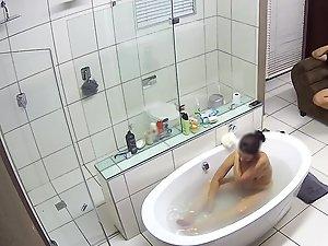 Hidden camera caught naked girl in luxury bathroom Picture 5