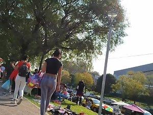 Amazing ass spotted on the flea market Picture 2