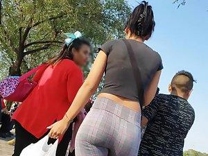 Amazing ass spotted on the flea market Picture 4