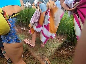 Party girl dancing and shaking her ass in shorts Picture 6