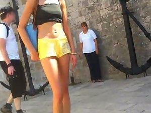 Creepshot of a hot tourist girl