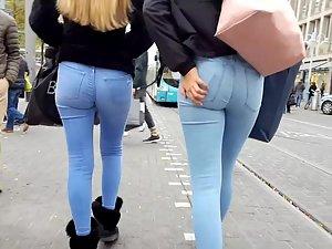 Hot teen friends in tight jeans Picture 1