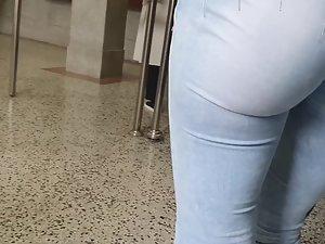 Waiting in line behind fascinating ass Picture 3