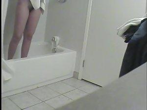 Hidden camera spied a hot naked girl Picture 4