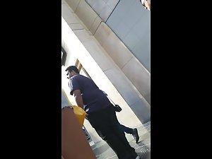 Miniskirt that shows upskirt by default Picture 1