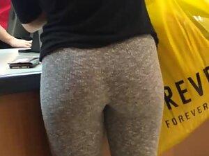 Fuckable athletic girl in grey leggings