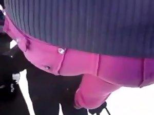 Touching an arousing ass in a crowd Picture 5