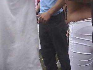 Dancing girl's thong is sticking out Picture 2