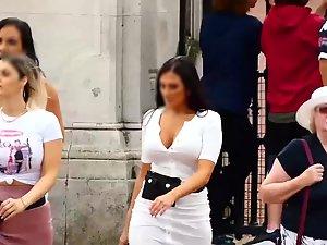 Group of busty bimbos snapping selfies together Picture 2