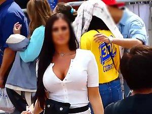 Group of busty bimbos snapping selfies together Picture 8