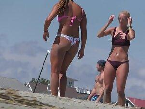 Hot dirty ass of a girl playing ball on beach Picture 5