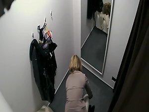 Sexy girl shops for clothes and poses Picture 3