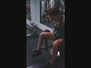 Big tits wiggle during exercise Picture 3