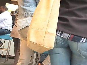 Adorable asses in tight jeans pants Picture 2