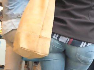 Adorable asses in tight jeans pants Picture 3