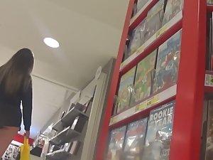 Peeking at thong in loose shorts Picture 1