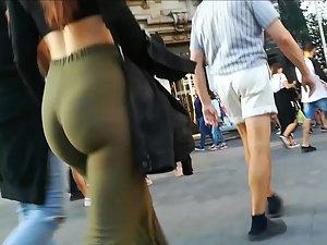 Girl with narrow waist and big bubbly ass Picture 4