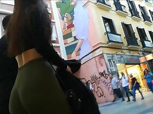 Girl with narrow waist and big bubbly ass Picture 7