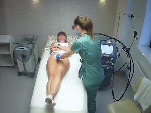 Spying on hot ass and pussy during hair removal Picture 2