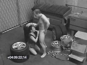 Mechanic caught in his shop with a girl Picture 5