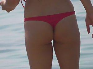Beautiful beach girl is fully inspected Picture 5