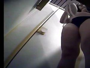 Woman wipes her pussy and dresses Picture 4