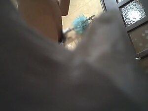 Hidden camera caught long asian pubes Picture 1