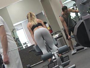 Sexiest babe in my gym Picture 7
