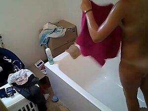 Masturbating in front of her roommate in bathroom Picture 8