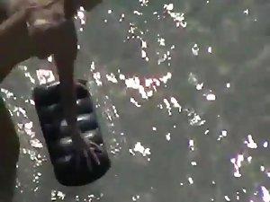 Sex in the water with an air pillow Picture 4