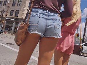 Bigger and smaller ass of teen friends Picture 6