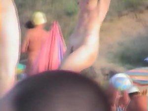 Nudists spied as they have fun Picture 4