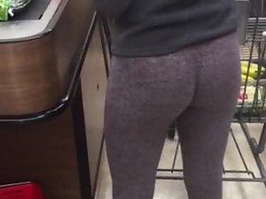 Tight leggings show off her ass and crack