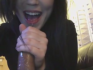 Cumshot in her mouth with no warning Picture 4