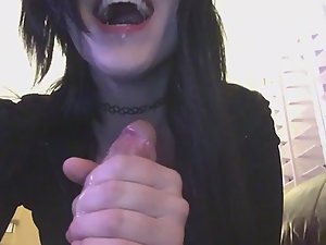 Cumshot in her mouth with no warning Picture 5