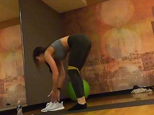 Selfies and booty workout of hot fitness girl Picture 8