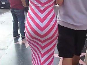 Classy woman's ass on a walk of fame Picture 1