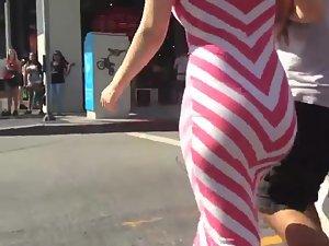 Classy woman's ass on a walk of fame Picture 7