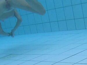 Swimming makes nudist girl's ass and pussy open up Picture 1