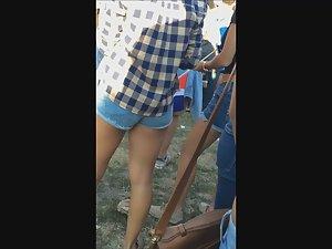 She looks like a sexy redneck girl Picture 3